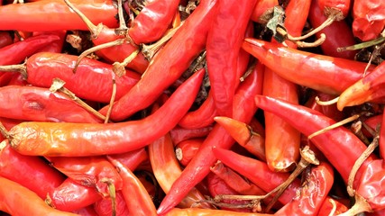 Many fresh red chillies are bad.