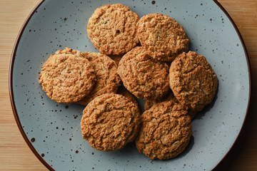 round oatmeal cookies
