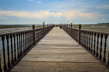 Obraz premium pier at sunset