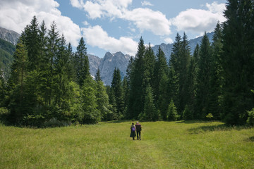 Trekking nelle alpi nei pressi di Tarvisio, Italia