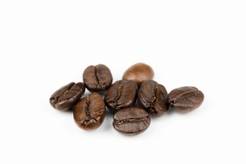 Obraz premium Close up of a coffee bean, Roasted coffee beans isolate on white background