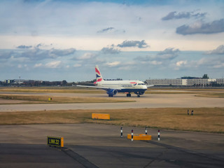 Fototapeta na wymiar British Airways aircraft at London Heathrow airport