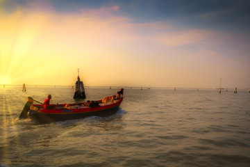 Fototapeta premium Venedig Boot abendrot