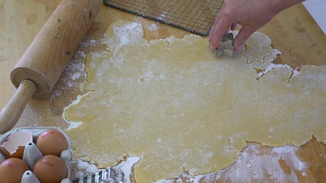 Pl&auml;tzchen ausstechen