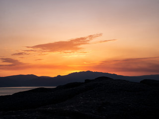 amanecer desde el acantilado de finisterre