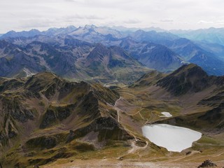 Lac d'oncet massif franco espagnol des pyrenees vue du pic du midi