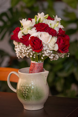 Detail of bride's roses bouquet 