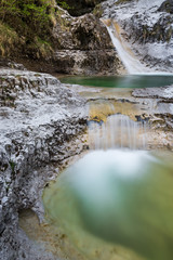 Doppia cascata su roccia bianca ai Cadini Del Brenton, Belluno