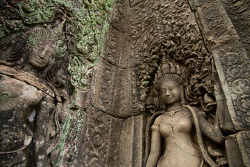 Fototapeta na wymiar Angkor Wat Bas-relief carvings 