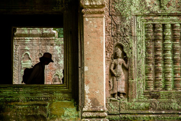 Angkor Wat detail, silhouette through window