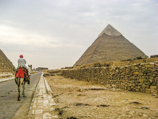 pyramids of giza