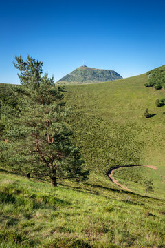 Puy de Pariou, Auvergne, France 