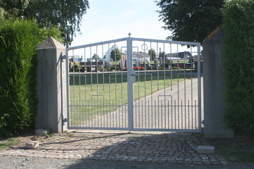 Friedhofseingang