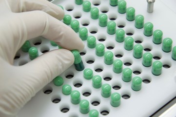 Manufacture of capsules