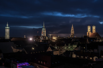 Fototapeta na wymiar München Munich Night Skyline bei Nacht