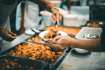 Food sharing with the homeless in society : concept of famine and charity food