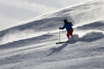 Skifahrer auf der Piste