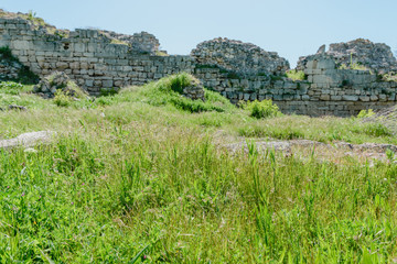 Fototapeta na wymiar Old ruins- national archaeological park