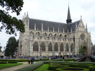 iglesia gotica  nuestra señora  del sablon bruselas capital de belgica y  union europea sede nato...