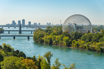 Naklejka premium Biosphere & Saint-Lawrence River from Jacques-Cartier Bridge.