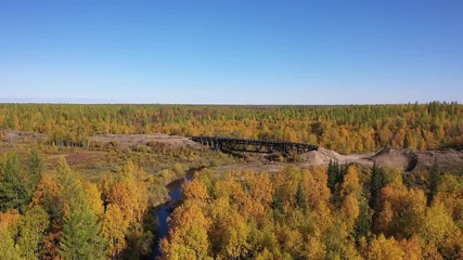 The old bridge was built by prisoners of Stalin's prison camps Stalin 501-th construction of the GULAG. Railway "Chum - Salekhard - Igarka"