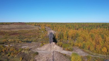 The old bridge was built by prisoners of Stalin's prison camps Stalin 501-th construction of the GULAG. Railway "Chum - Salekhard - Igarka"