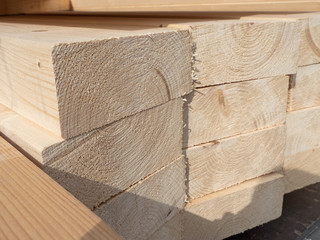Holz - Rahmenholz - Konstruktionsholz - Baustoff für Holzbau