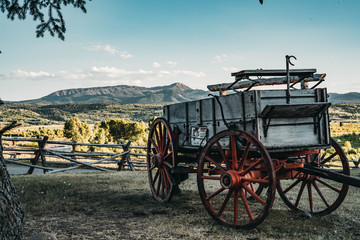 Fototapeta na wymiar Old wagon in the mountains