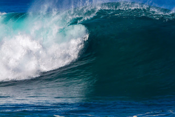 Giant breaking Ocean Wave in Hawaii