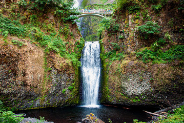 Oregon’s tallest waterfall Multnomah Falls 