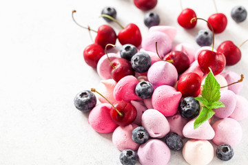 Meringue with berries