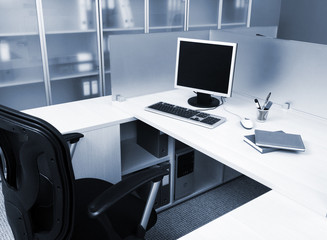 Fototapeta na wymiar computer on a desk in modern office