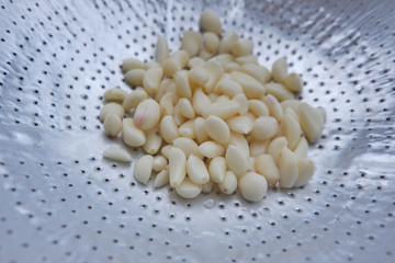 Garlic peeled on the curry