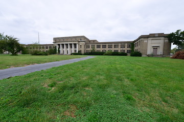 Fototapeta na wymiar Abandoned school in Harrisburg, Pennsylvania.