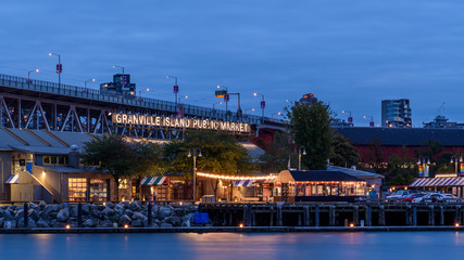 Obraz premium Granville Island market, lit up at dusk