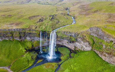 Popularny wodospad na Islandii