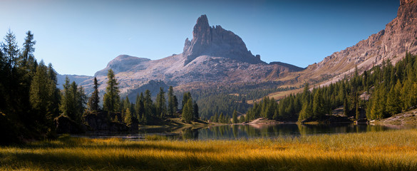 Obraz premium Croda da lago con Piz del Bec. Cortina D'Ampezzo. 