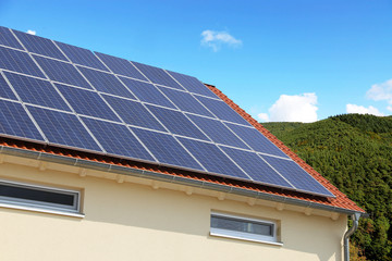 Solardach (Photovoltaikanlage)