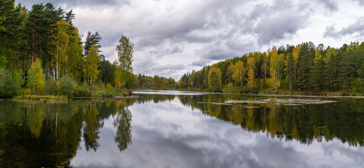 Fototapeta premium Autumn lake. Landscape