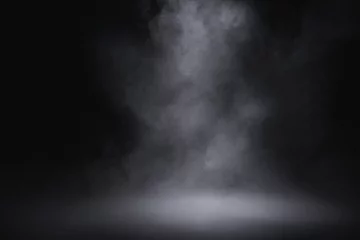 Papier Peint photo Fumée étage vide avec de la fumée sur fond sombre