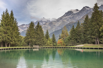 Fototapeta na wymiar Pretty French Alpine Lake