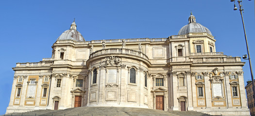 Fototapeta na wymiar Iglesia de Santa Maria la Mayor, en Roma Italia