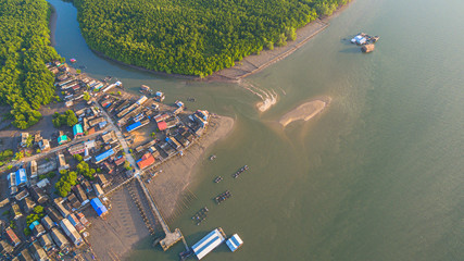 Obraz premium top view pier of Ban Samchong fishing village in Phang Nga Thailand