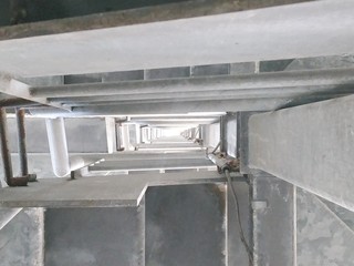 ８階建てビル非常用らせん階段煽り視点