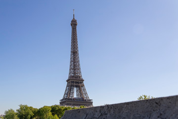 Fototapeta na wymiar Vue sur la Tour Eiffel 