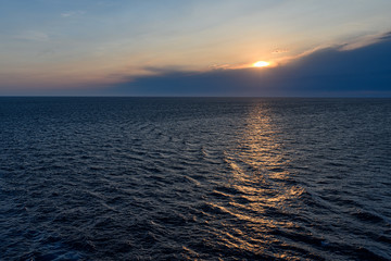 Obraz premium sunset over the sea
