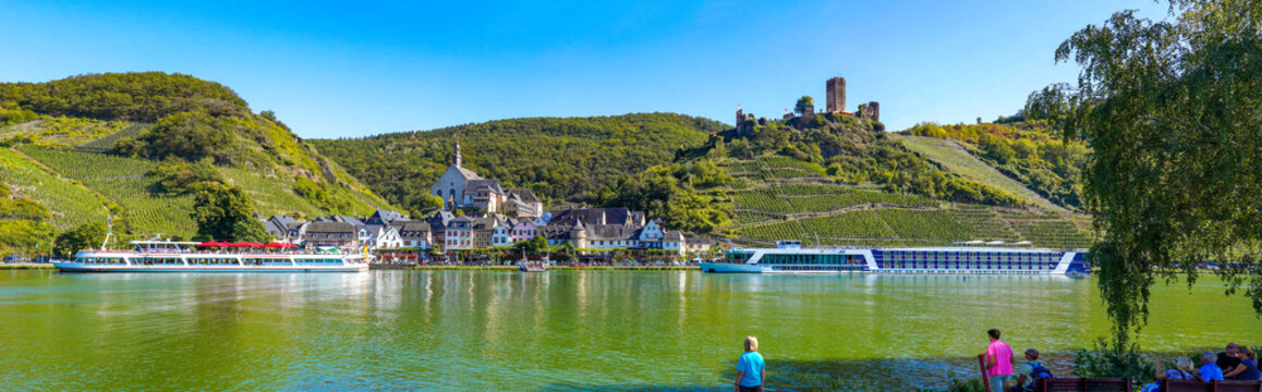 Beilstein an der Mosel mit Burg Metternich