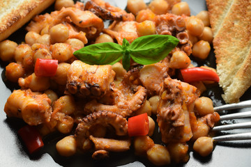 Insalata di polpo e ceci con peperoncino piccante fresco ft9109_0305