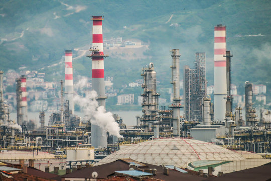 Tupras Izmit (Kocaeli) petroleum refinery. Tupras is Turkey's largest oil refinery