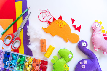 Craft from felt instruction for creating a dinosaur toy